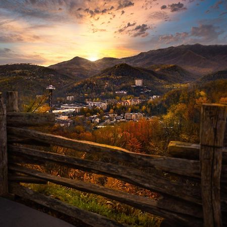 Magical Moments, Hot Tub, Wifi, 1089 Free Tickets Each Paid Day, Dollywood And More Gatlinburg Exteriér fotografie