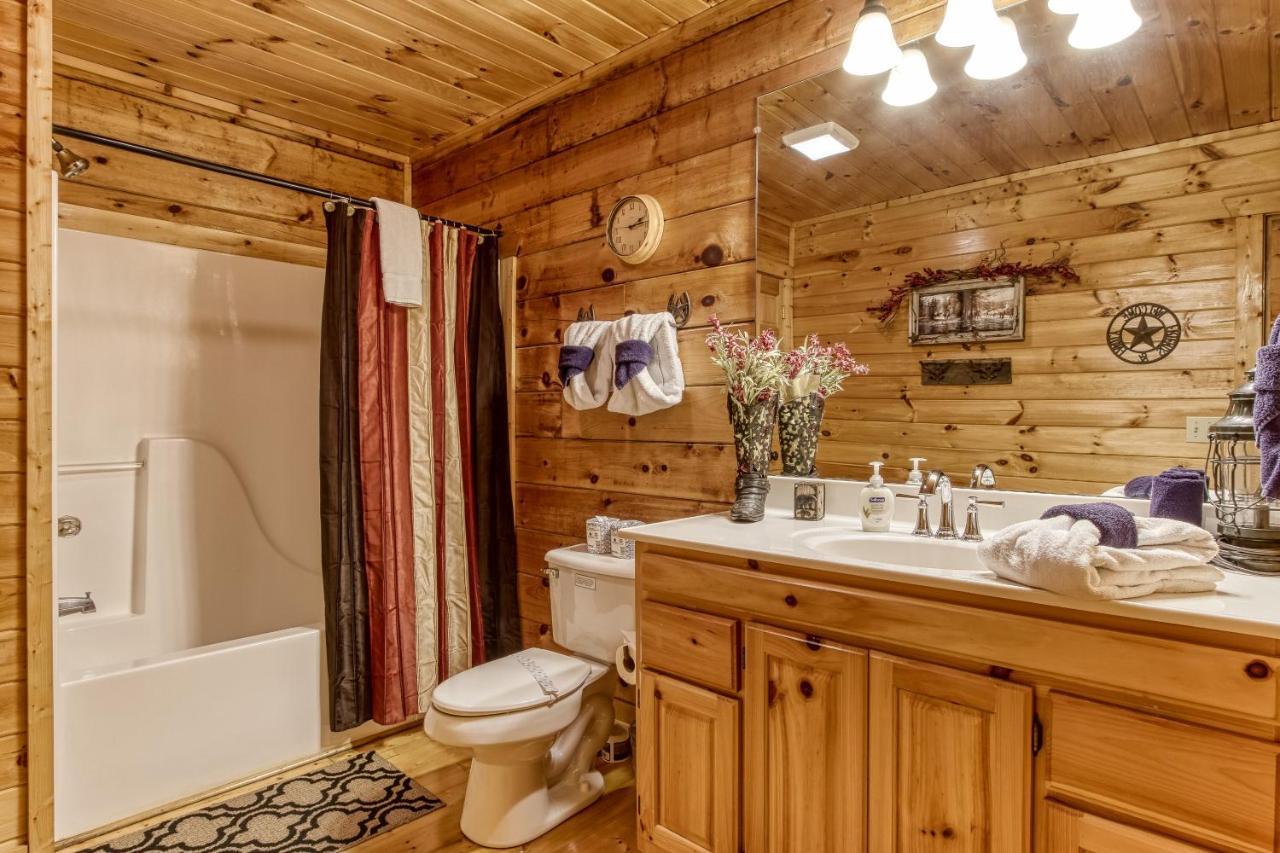 Magical Moments, Hot Tub, Wifi, 1089 Free Tickets Each Paid Day, Dollywood And More Gatlinburg Exteriér fotografie